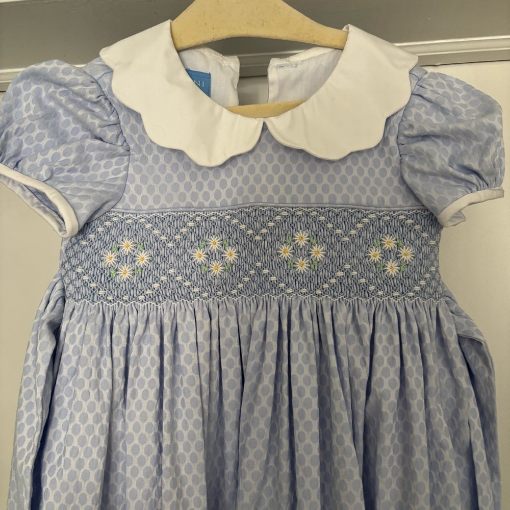 ANAVINI Smocked Light Blue Girls' Dress with White Scalloped Collar Size 3T - Picture 3 of 6